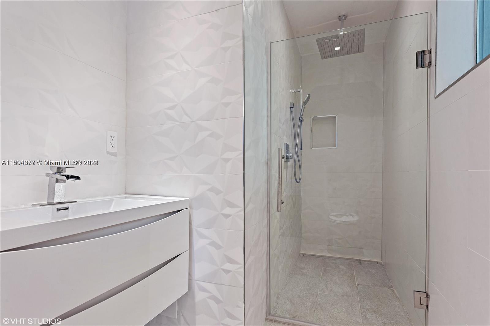 3011 Royal Palm Ave, Miami Beach, Florida 33140, 5 Bedrooms Bedrooms, ,5 BathroomsBathrooms,Residentiallease,For Rent,3011 Royal Palm Ave,A11504377