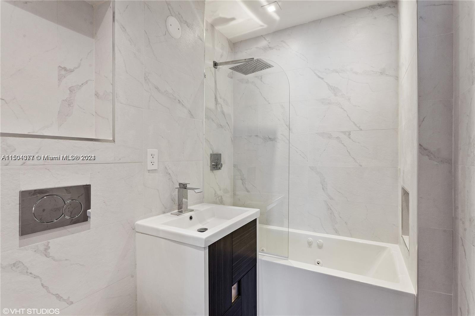 3011 Royal Palm Ave, Miami Beach, Florida 33140, 5 Bedrooms Bedrooms, ,5 BathroomsBathrooms,Residentiallease,For Rent,3011 Royal Palm Ave,A11504377