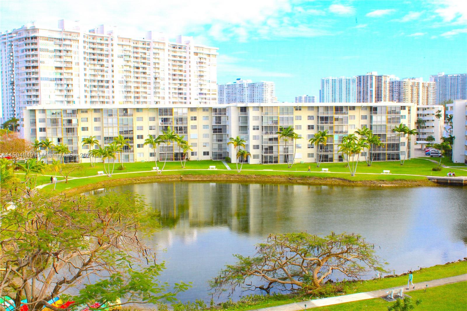2903 Point East Dr K606, Aventura, Florida 33160, 1 Bedroom Bedrooms, ,1 BathroomBathrooms,Residential,For Sale,2903 Point East Dr K606,A11504949