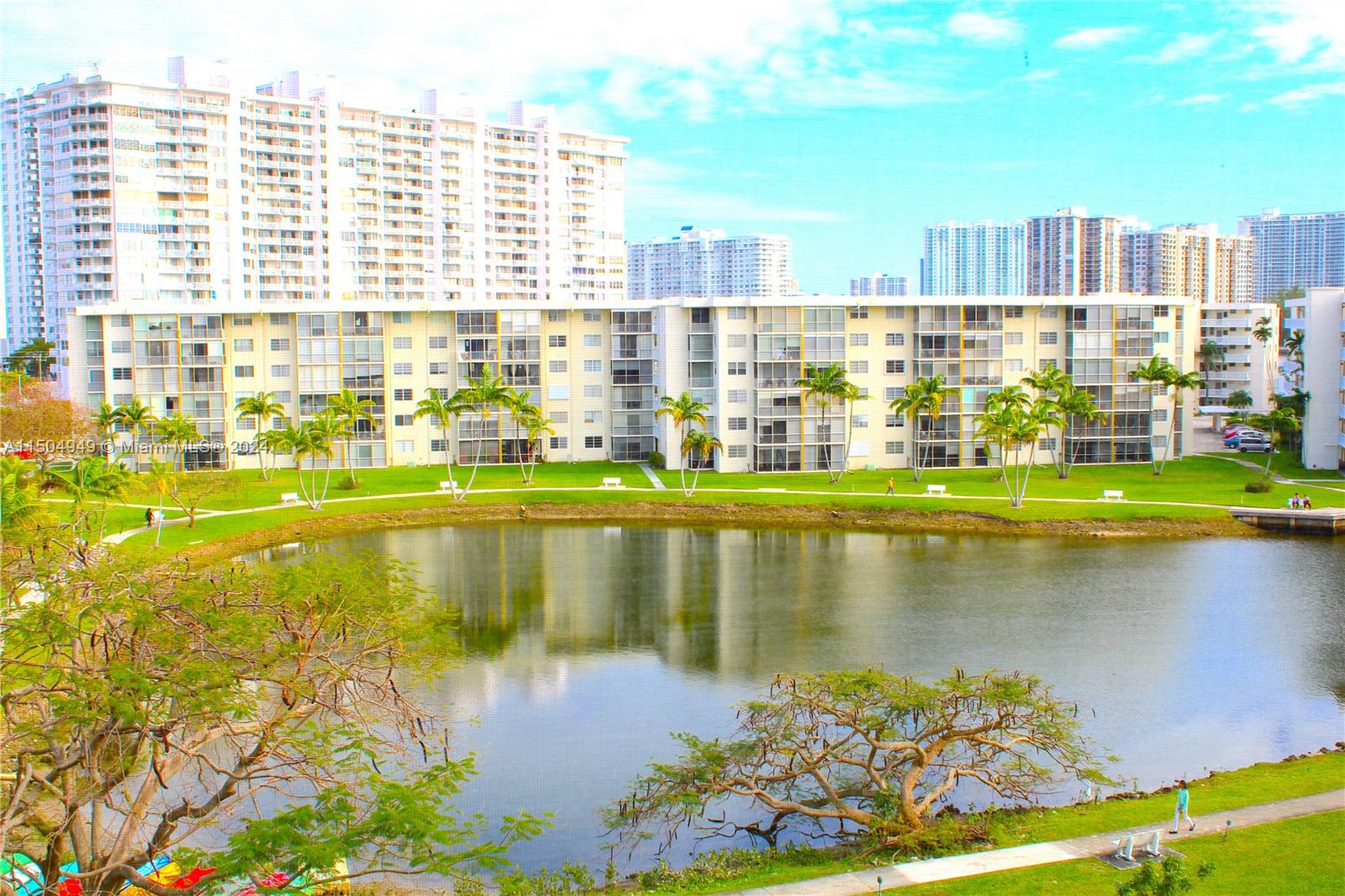 2903 Point East Dr, Aventura, FL, 33160 United States, 1 Bedroom Bedrooms, ,1 BathroomBathrooms,Residential,For Sale,Point East Dr,A11504949