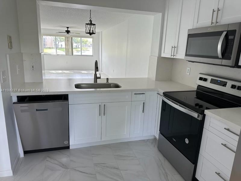 Tamarac, Florida 33321, 2 Bedrooms Bedrooms, ,2 BathroomsBathrooms,Residential,For Sale,A11505127