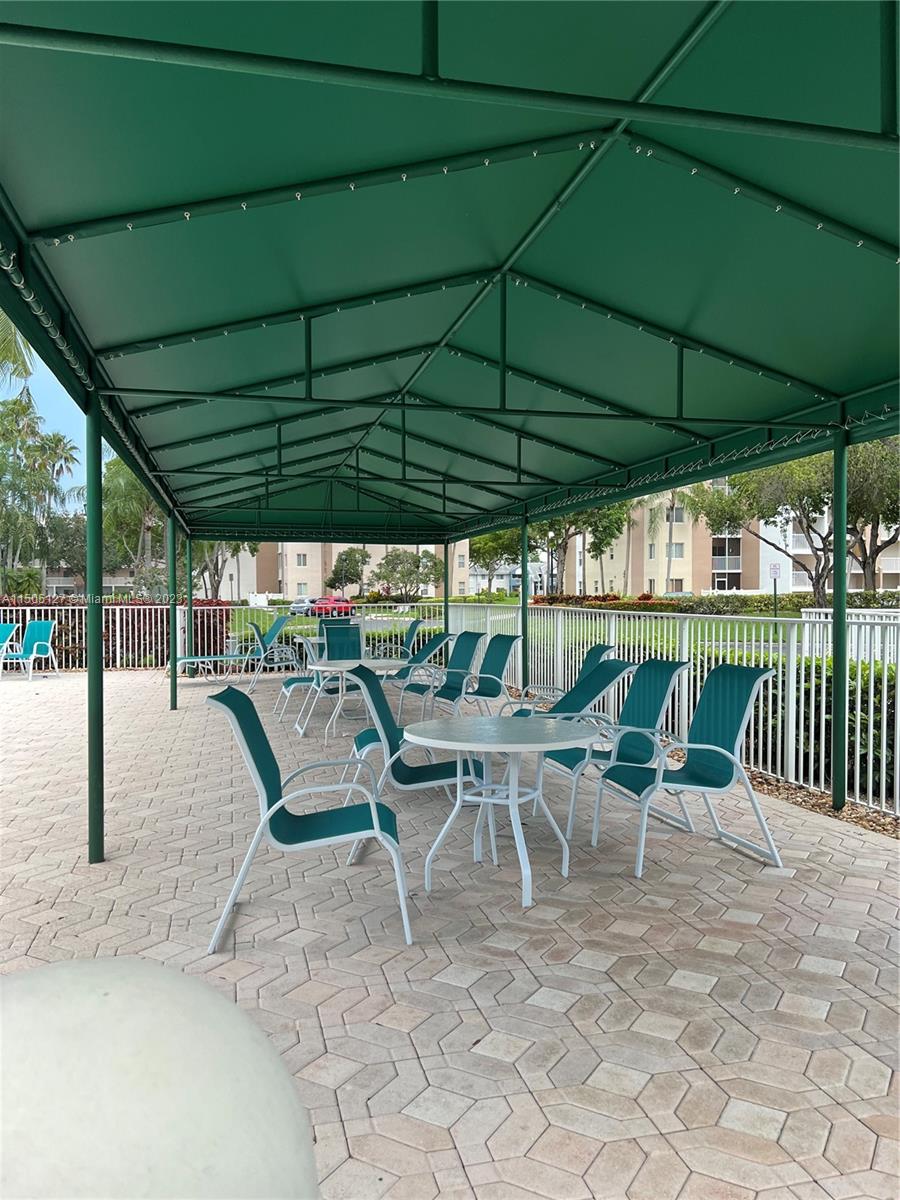 Tamarac, Florida 33321, 2 Bedrooms Bedrooms, ,2 BathroomsBathrooms,Residential,For Sale,A11505127