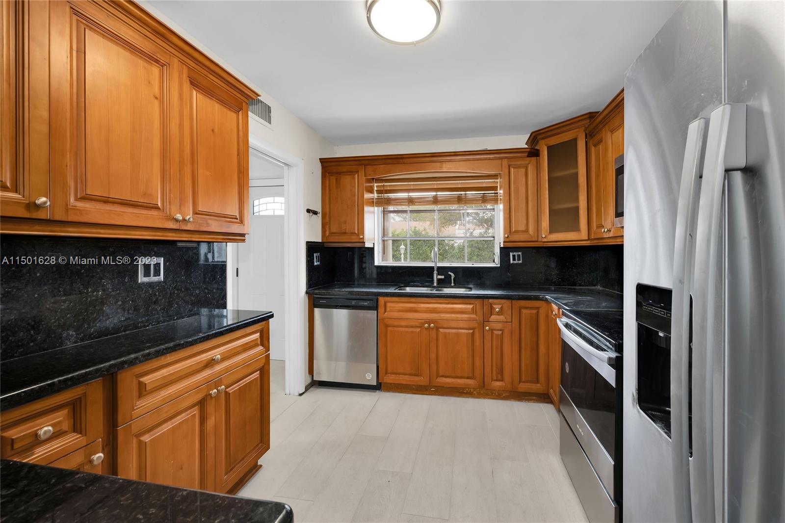 2113 NE 122nd St 2113, North Miami, Florida 33181, 2 Bedrooms Bedrooms, ,2 BathroomsBathrooms,Residential,For Sale,2113 NE 122nd St 2113,A11501628