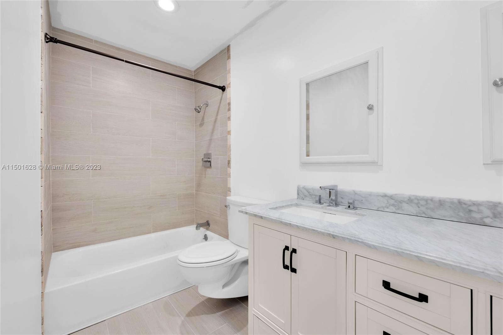 2113 NE 122nd St 2113, North Miami, Florida 33181, 2 Bedrooms Bedrooms, ,2 BathroomsBathrooms,Residential,For Sale,2113 NE 122nd St 2113,A11501628
