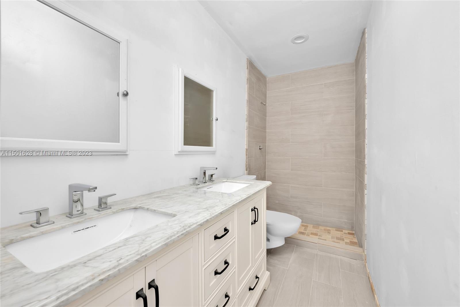 2113 NE 122nd St 2113, North Miami, Florida 33181, 2 Bedrooms Bedrooms, ,2 BathroomsBathrooms,Residential,For Sale,2113 NE 122nd St 2113,A11501628
