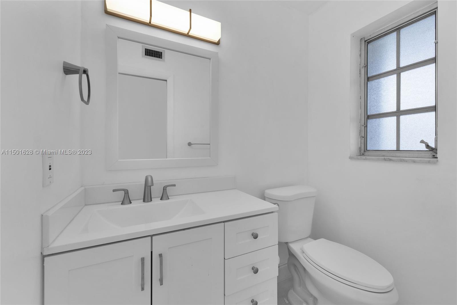 2113 NE 122nd St 2113, North Miami, Florida 33181, 2 Bedrooms Bedrooms, ,2 BathroomsBathrooms,Residential,For Sale,2113 NE 122nd St 2113,A11501628