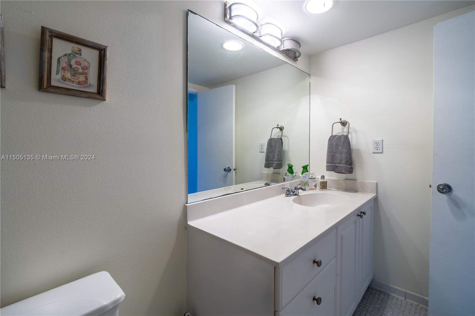 19390 Collins Ave, Sunny Isles Beach, FL, 33160 United States, 1 Bedroom Bedrooms, ,1 BathroomBathrooms,Residential,For Sale,Collins Ave,A11505135