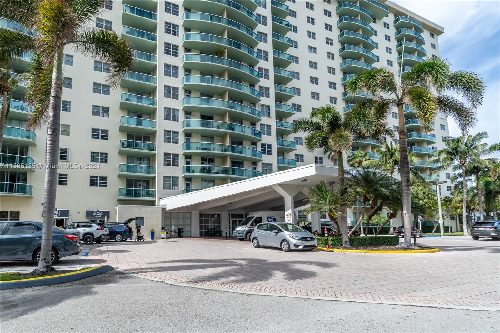 19390 Collins Ave, Sunny Isles Beach, FL, 33160 United States, 1 Bedroom Bedrooms, ,1 BathroomBathrooms,Residential,For Sale,Collins Ave,A11505135