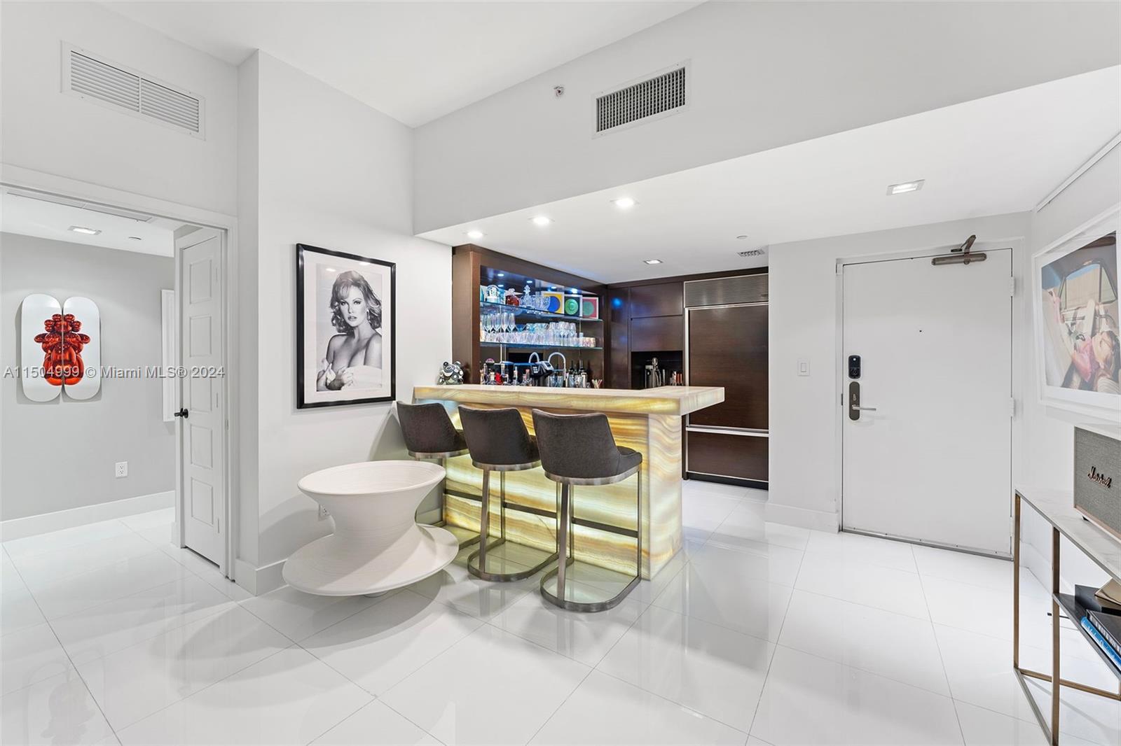 6801 Collins Ave PH01-PH02, Miami Beach, Florida 33141, 3 Bedrooms Bedrooms, ,3 BathroomsBathrooms,Residentiallease,For Rent,6801 Collins Ave PH01-PH02,A11504999