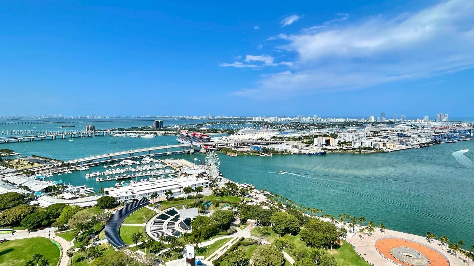 Beautiful corner unit,  3 Beds / 2 Baths condo walking distance from Kaseya Arena, Biscayne Bark, Bayside, Restaurants, Whole Foods, Frost and Perez museum and much more. The unit features tile floor throughout,  wrap around balconies so you can enjoy the breathtaking views of the Biscayne Bay, Miami Beach and Key Biscayne from the 41st floor of this luxury condominium in the heart of Downtown Miami. Amenities includes Olympic size pool, jacuzzi, nice equipped gym with group classes, spa, sauna, BBQ area, steam room to name few. Assigned parking. Fully furnished.