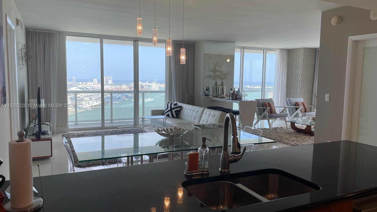 Miami, Florida 33132, 3 Bedrooms Bedrooms, ,2 BathroomsBathrooms,Residential,For Sale,A11505220