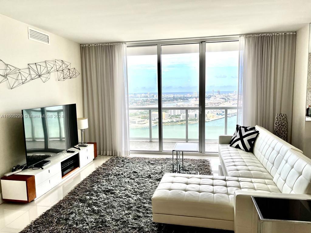 Miami, Florida 33132, 3 Bedrooms Bedrooms, ,2 BathroomsBathrooms,Residential,For Sale,A11505220