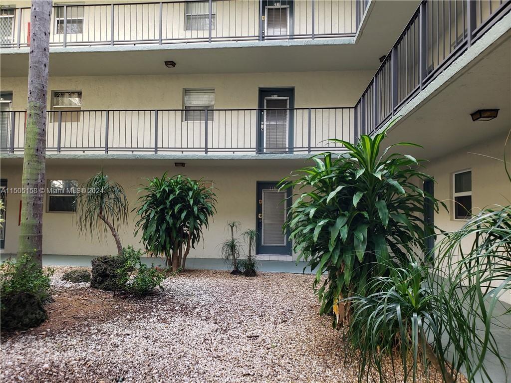 1810 Lauderdale Ave, North Lauderdale, FL, 33068 United States, 1 Bedroom Bedrooms, ,1 BathroomBathrooms,Residential,For Sale,Lauderdale Ave,A11505158