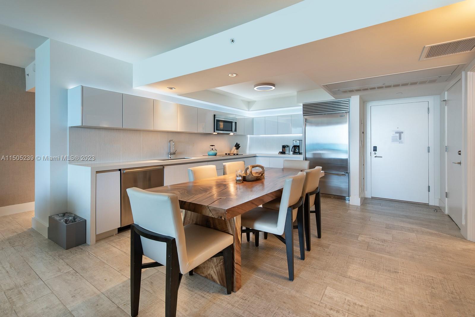 102 24th St 1222, Miami Beach, Florida 33139, 2 Bedrooms Bedrooms, ,2 BathroomsBathrooms,Residentiallease,For Rent,102 24th St 1222,A11505239