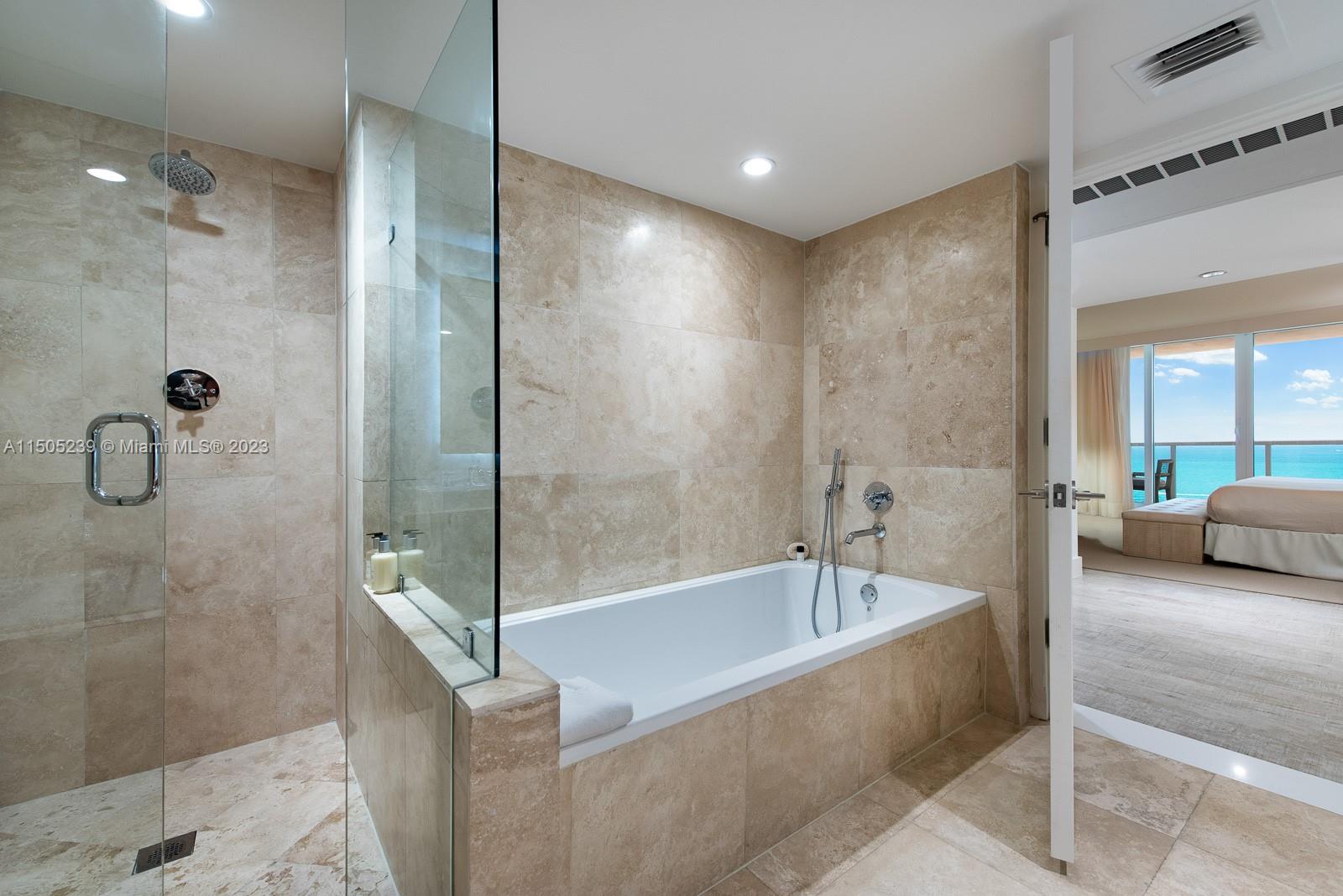 102 24th St 1222, Miami Beach, Florida 33139, 2 Bedrooms Bedrooms, ,2 BathroomsBathrooms,Residentiallease,For Rent,102 24th St 1222,A11505239