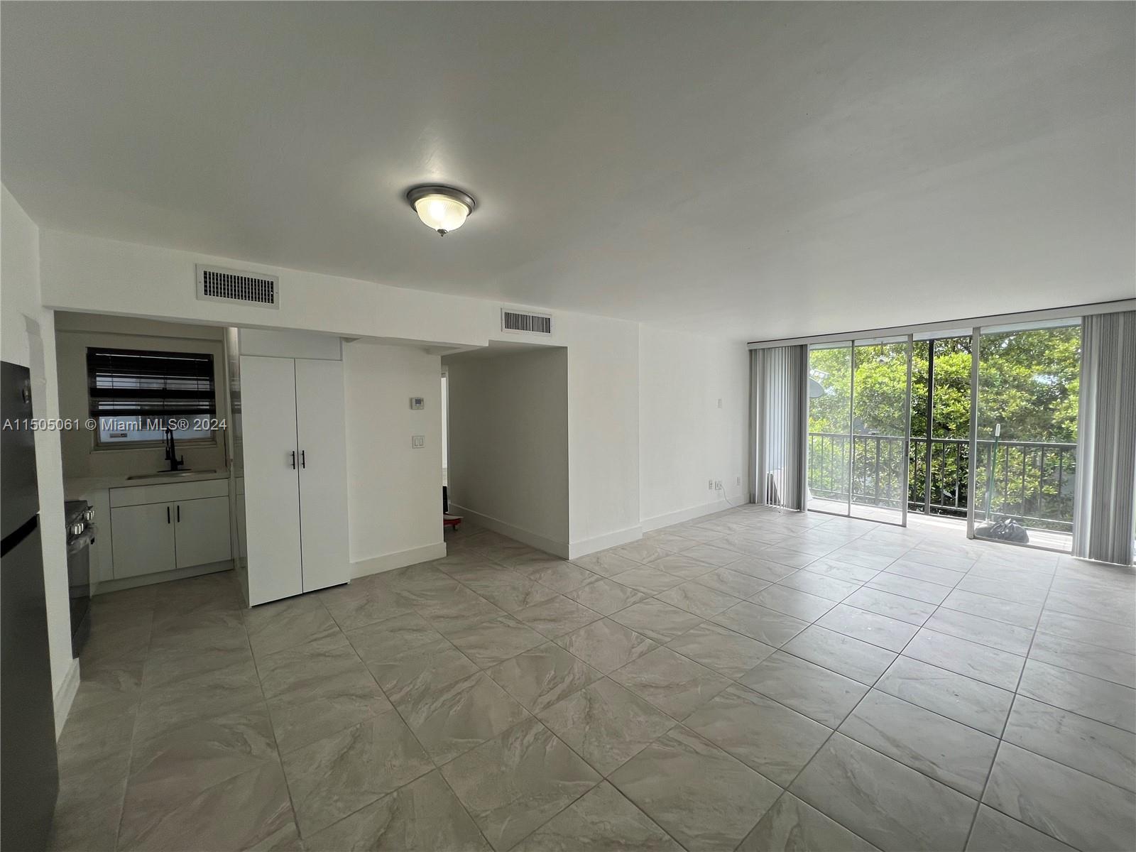 210 Fontainebleau Blvd 411, Miami, Florida 33172, 2 Bedrooms Bedrooms, ,1 BathroomBathrooms,Residential,For Sale,210 Fontainebleau Blvd 411,A11505061