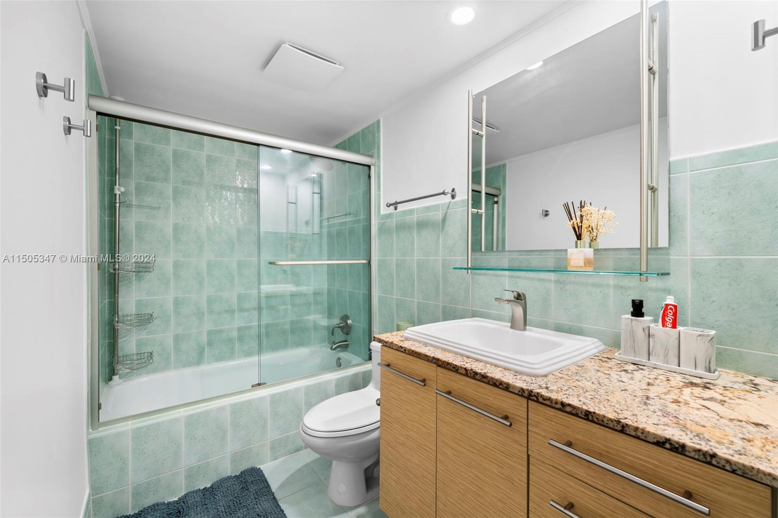 401 Golden Isles Dr 912, Hallandale Beach, Florida 33009, 2 Bedrooms Bedrooms, ,2 BathroomsBathrooms,Residentiallease,For Rent,401 Golden Isles Dr 912,A11505347