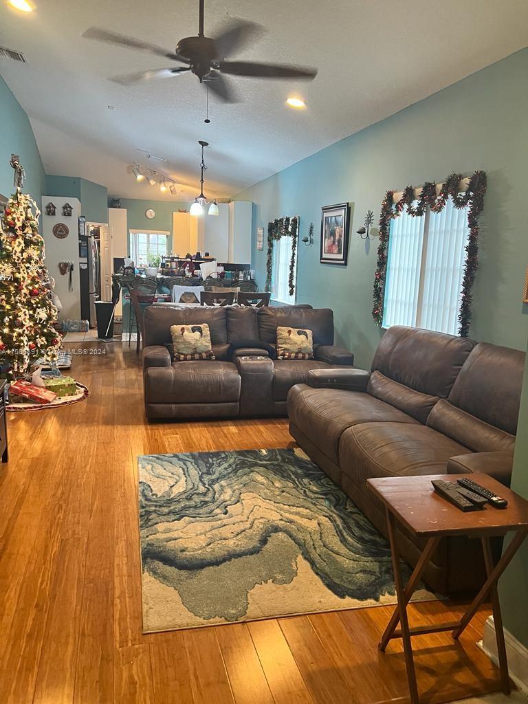 1225 NE 32nd Ave, Homestead, Florida 33033, 3 Bedrooms Bedrooms, ,2 BathroomsBathrooms,Residential,For Sale,1225 NE 32nd Ave,A11505391