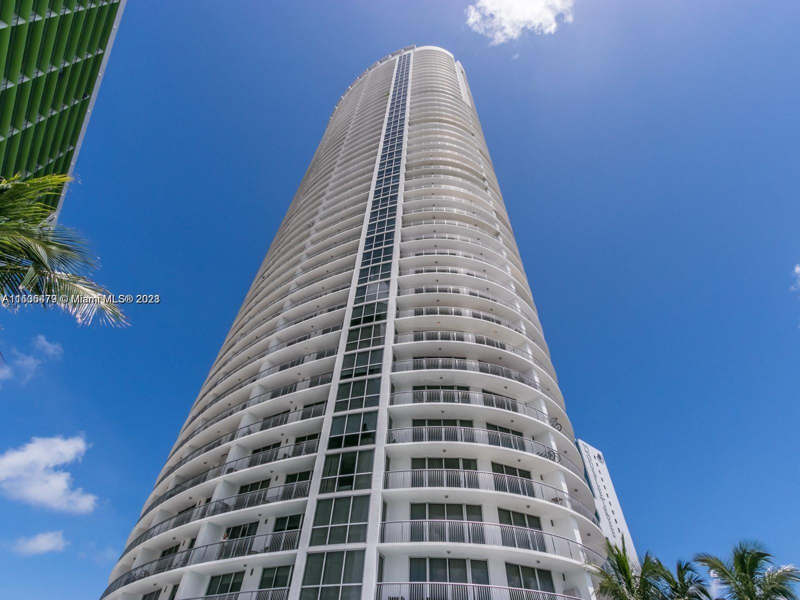 Beautiful & bright 1 bed/1bath apartment on the 40th floor at Opera tower. Amazing 180-degree views looking at the bay, ocean and Miami skyline. Tile flooring, spacious bathroom, walk-in closet and large balcony with bay views. Building has great amenities including gym, pool, market and 1 assigned covered parking space.