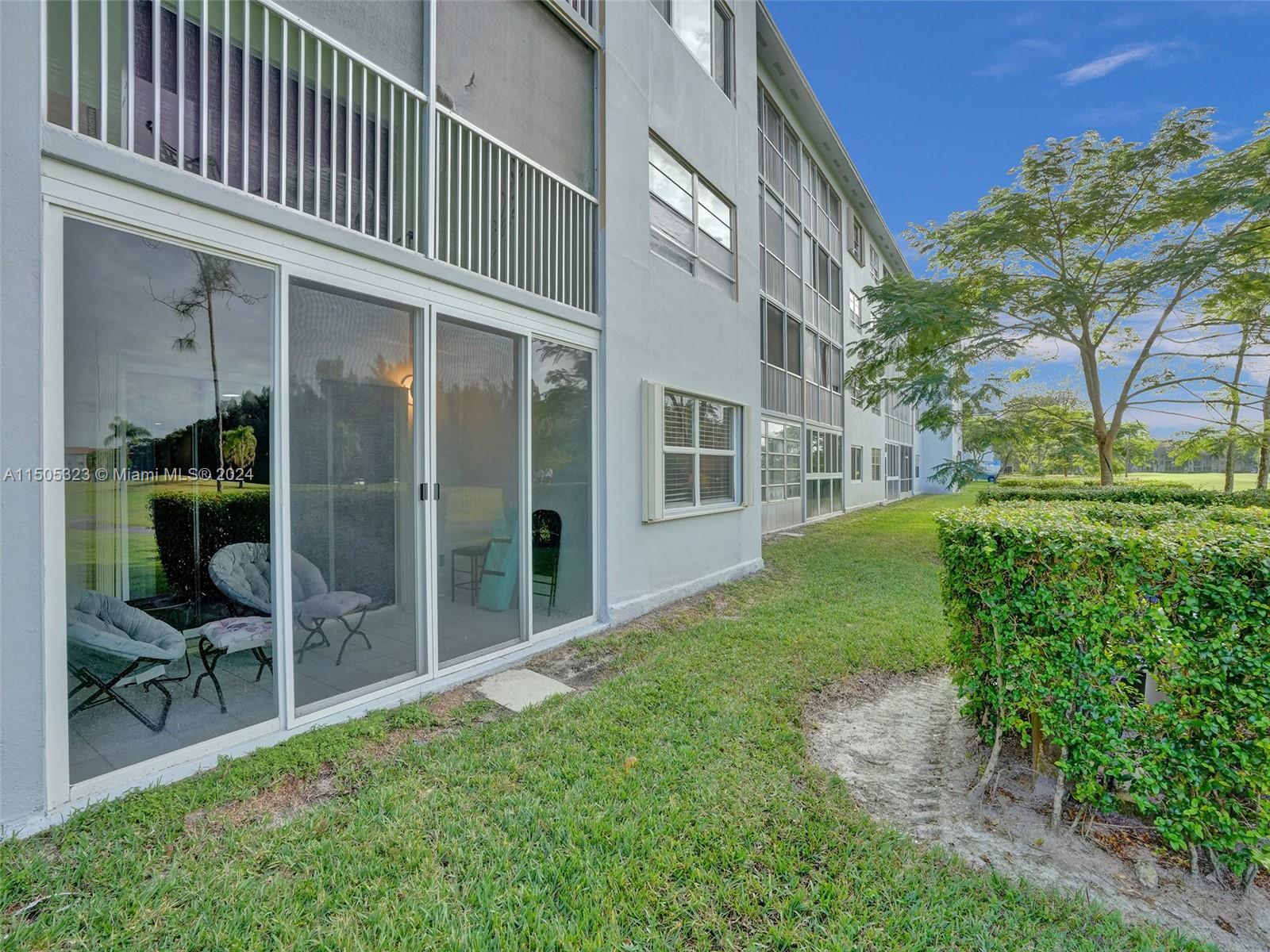 800 125th Way, Pembroke Pines, FL, 33027 United States, 2 Bedrooms Bedrooms, ,2 BathroomsBathrooms,Residential,For Sale,125th Way,A11505323