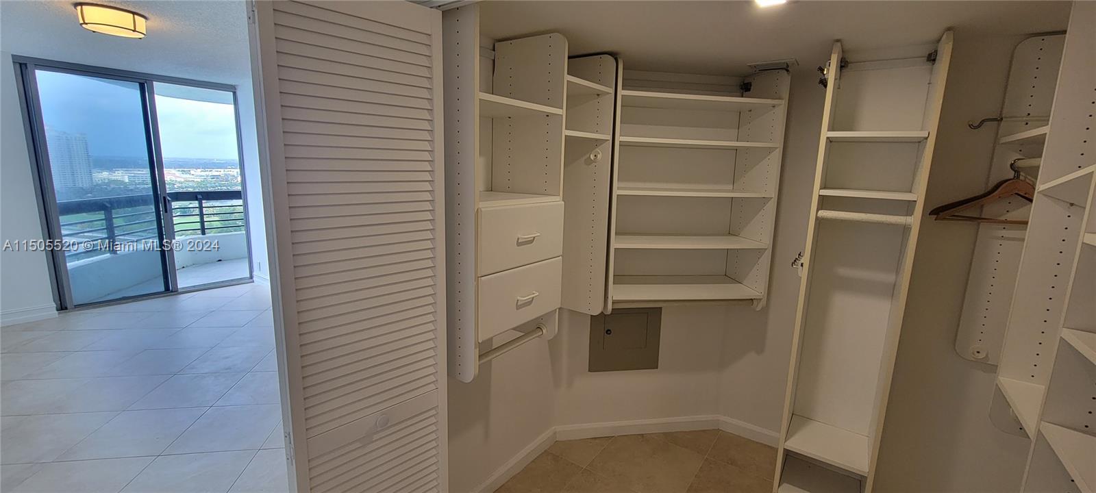3500 Mystic Pointe Dr 2302, Aventura, Florida 33180, 2 Bedrooms Bedrooms, ,2 BathroomsBathrooms,Residentiallease,For Rent,3500 Mystic Pointe Dr 2302,A11505520