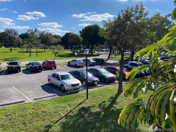 6201 Falls Cir Dr, Lauderhill, FL, 33319 United States, 2 Bedrooms Bedrooms, ,2 BathroomsBathrooms,Residential,For Sale,Falls Cir Dr,A11505534