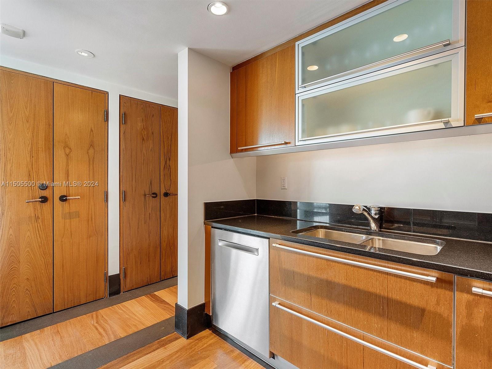 101 20th St 3004, Miami Beach, Florida 33139, 2 Bedrooms Bedrooms, ,2 BathroomsBathrooms,Residentiallease,For Rent,101 20th St 3004,A11505500