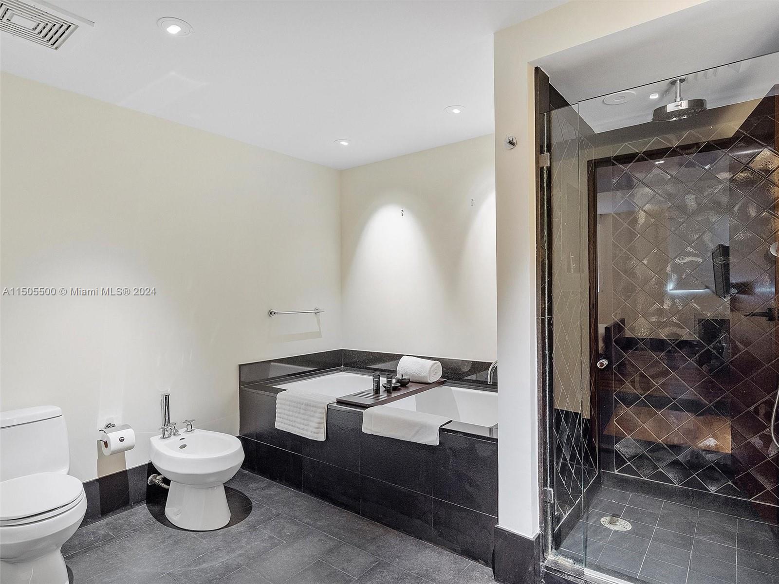 101 20th St 3004, Miami Beach, Florida 33139, 2 Bedrooms Bedrooms, ,2 BathroomsBathrooms,Residentiallease,For Rent,101 20th St 3004,A11505500