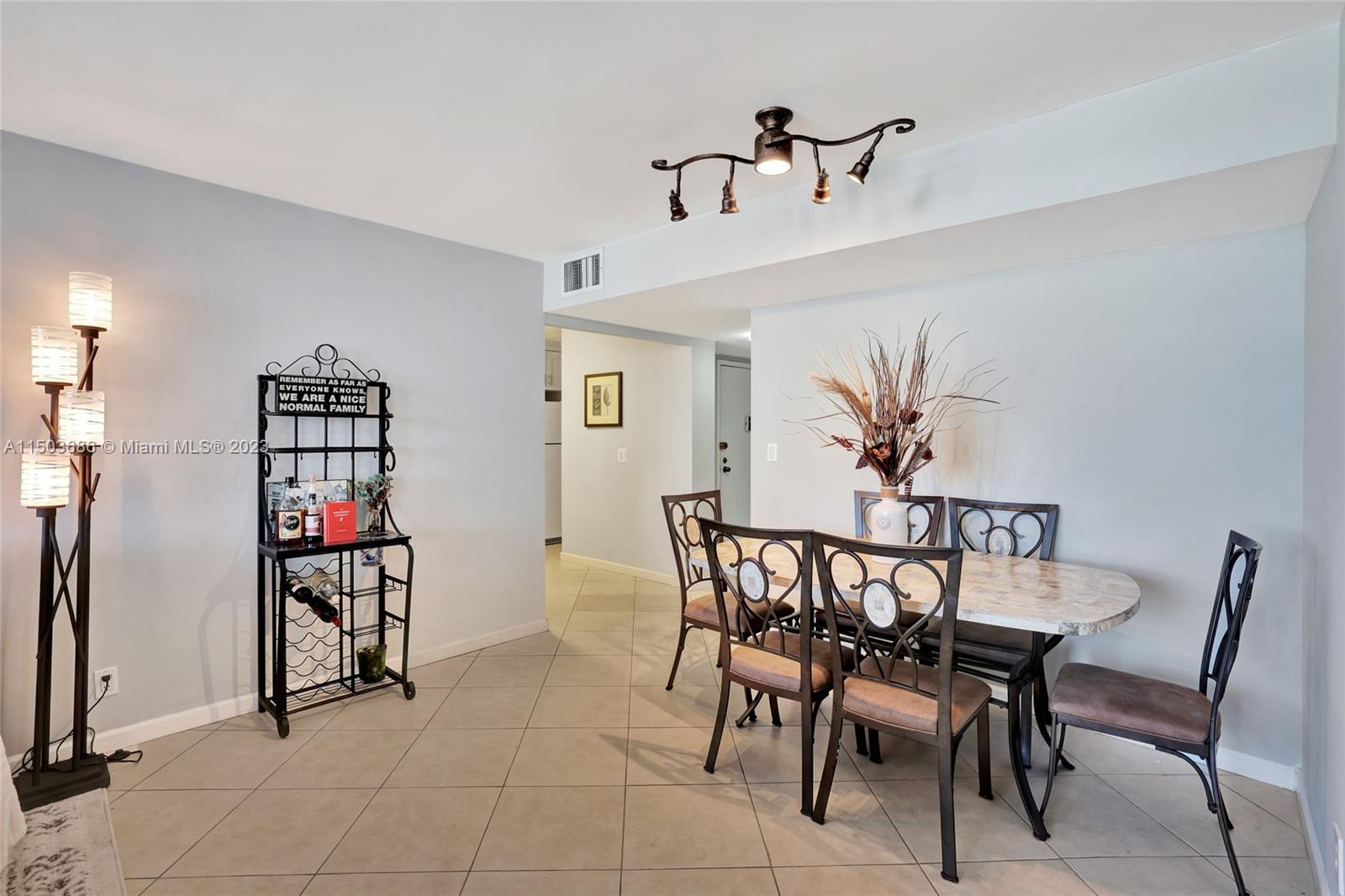 2101 S Ocean Dr 1105, Hollywood, Florida 33019, 2 Bedrooms Bedrooms, ,2 BathroomsBathrooms,Residential,For Sale,2101 S Ocean Dr 1105,A11503686