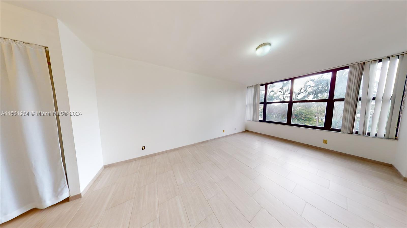 2500 PARKVIEW DR 412, Hallandale Beach, Florida 33009, 2 Bedrooms Bedrooms, ,2 BathroomsBathrooms,Residential,For Sale,2500 PARKVIEW DR 412,A11501934