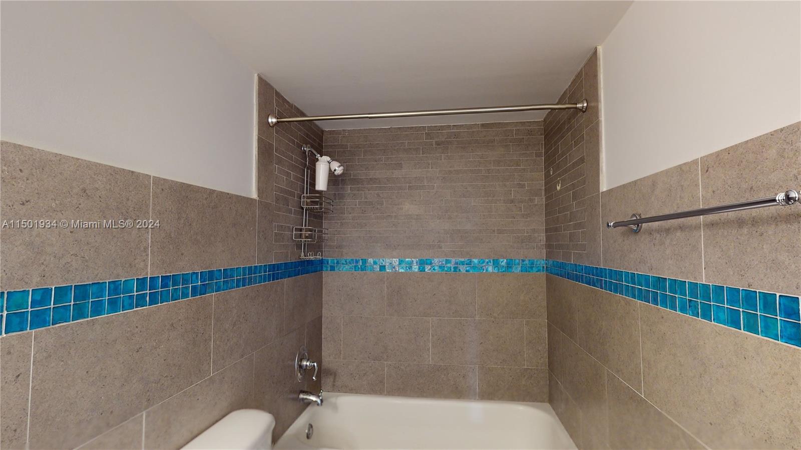 2500 PARKVIEW DR 412, Hallandale Beach, Florida 33009, 2 Bedrooms Bedrooms, ,2 BathroomsBathrooms,Residential,For Sale,2500 PARKVIEW DR 412,A11501934