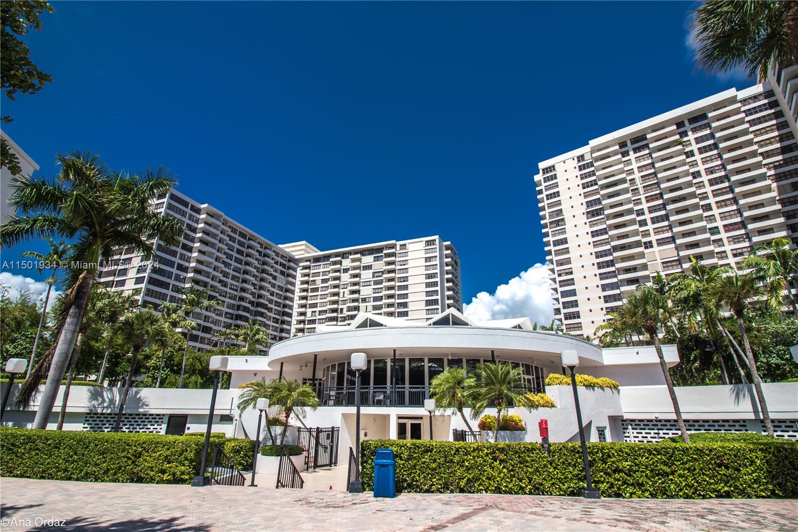 2500 PARKVIEW DR 412, Hallandale Beach, Florida 33009, 2 Bedrooms Bedrooms, ,2 BathroomsBathrooms,Residential,For Sale,2500 PARKVIEW DR 412,A11501934