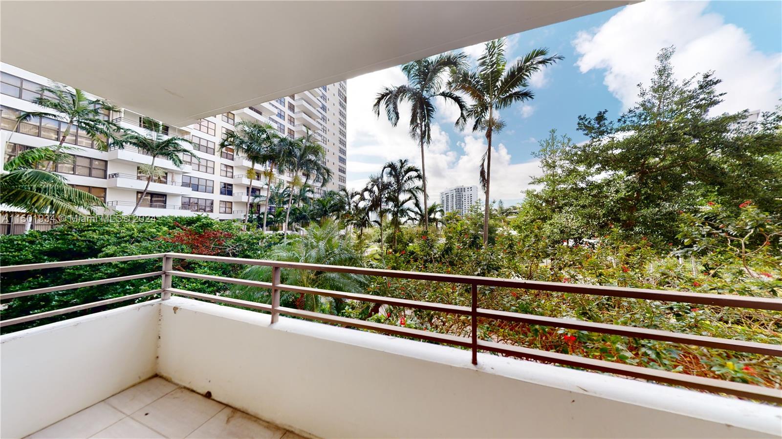 2500 PARKVIEW DR 412, Hallandale Beach, Florida 33009, 2 Bedrooms Bedrooms, ,2 BathroomsBathrooms,Residential,For Sale,2500 PARKVIEW DR 412,A11501934