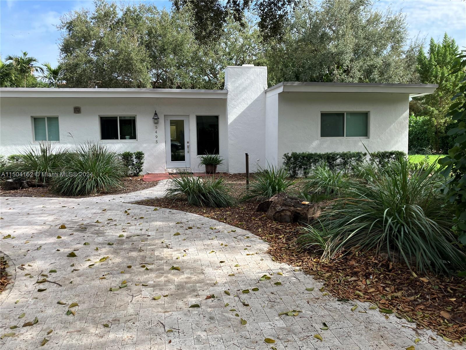 5495 SW 68th Ave, Miami, Florida 33155, 3 Bedrooms Bedrooms, ,2 BathroomsBathrooms,Residentiallease,For Rent,5495 SW 68th Ave,A11504162