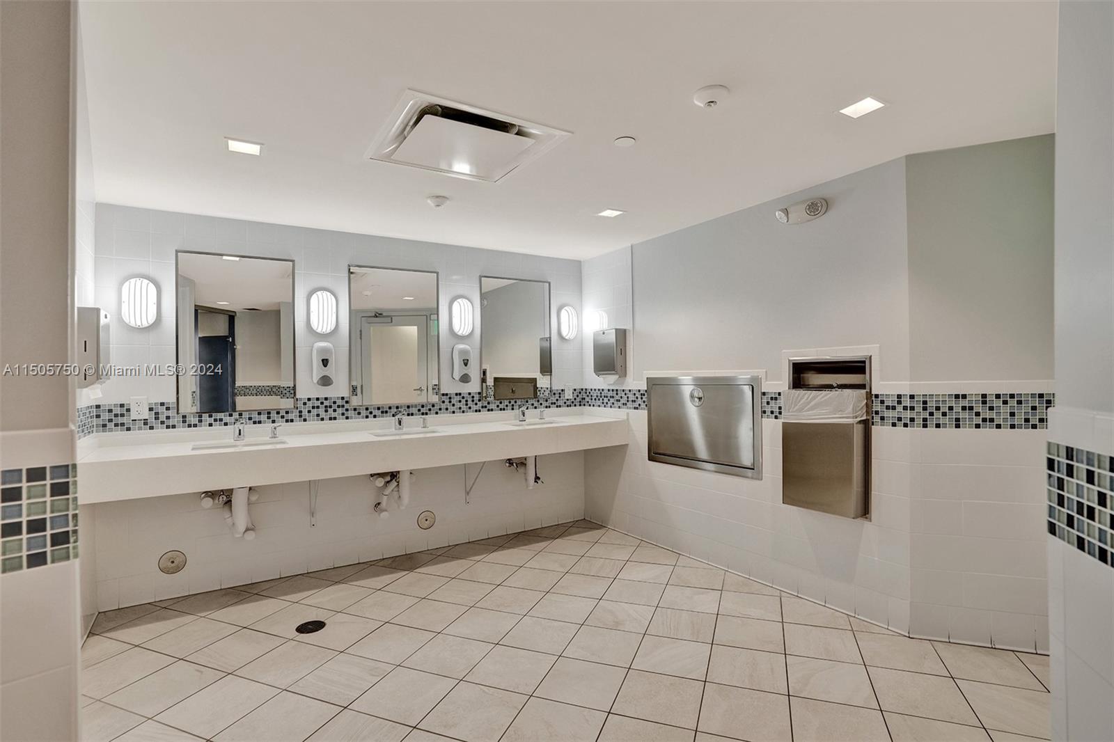 600 Three Islands Blvd 219, Hallandale Beach, Florida 33009, 2 Bedrooms Bedrooms, ,2 BathroomsBathrooms,Residential,For Sale,600 Three Islands Blvd 219,A11505750