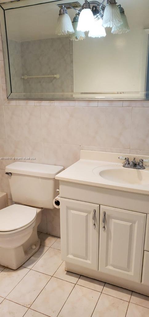 12590 NE 16th Ave 206, North Miami, Florida 33161, 1 Bedroom Bedrooms, ,1 BathroomBathrooms,Residential,For Sale,12590 NE 16th Ave 206,A11505751