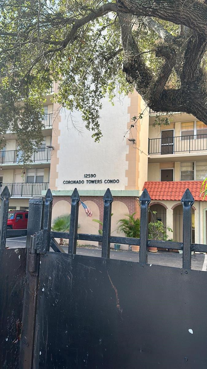 12590 NE 16th Ave 502, North Miami, Florida 33161, 1 Bedroom Bedrooms, ,1 BathroomBathrooms,Residential,For Sale,12590 NE 16th Ave 502,A11505753