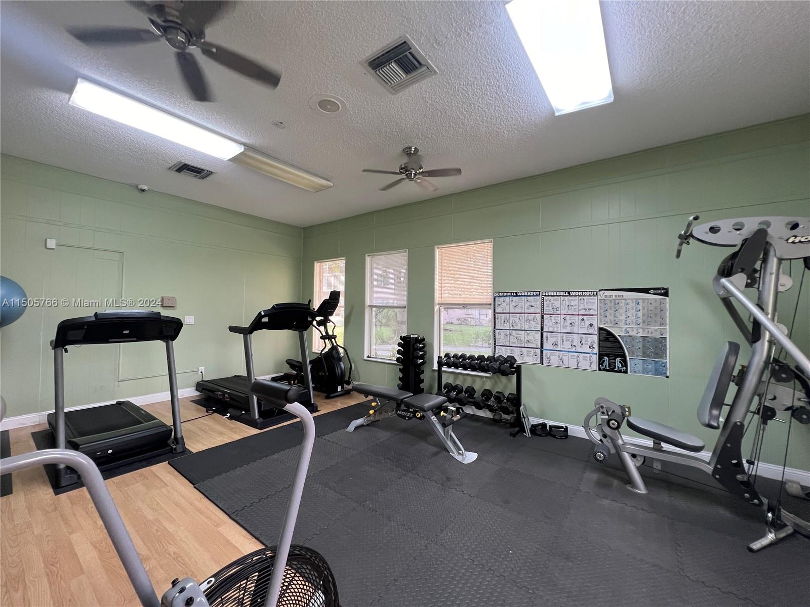 2841 Somerset Dr 306, Lauderdale Lakes, Florida 33311, 1 Bedroom Bedrooms, ,1 BathroomBathrooms,Residential,For Sale,2841 Somerset Dr 306,A11505766