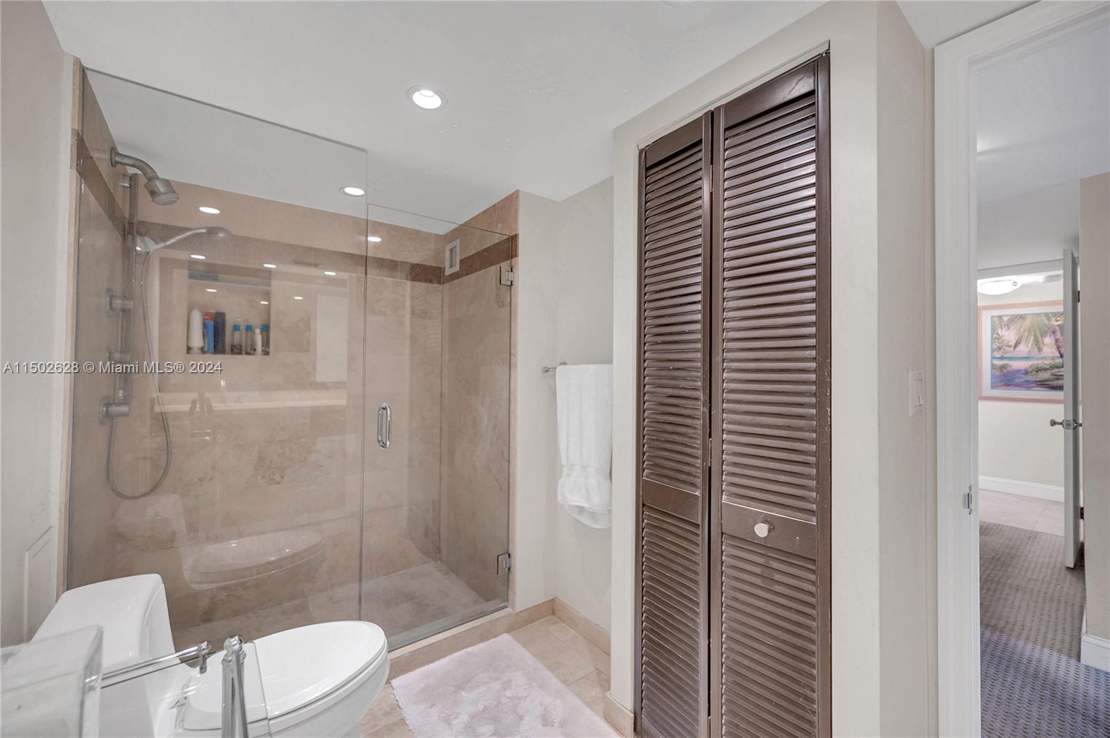 11 Island Ave, Miami Beach, FL, 33139 United States, 2 Bedrooms Bedrooms, ,2 BathroomsBathrooms,Residential,For Sale,Island Ave,A11502628