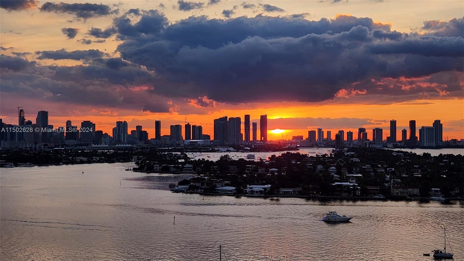 11 Island Ave, Miami Beach, FL, 33139 United States, 2 Bedrooms Bedrooms, ,2 BathroomsBathrooms,Residential,For Sale,Island Ave,A11502628
