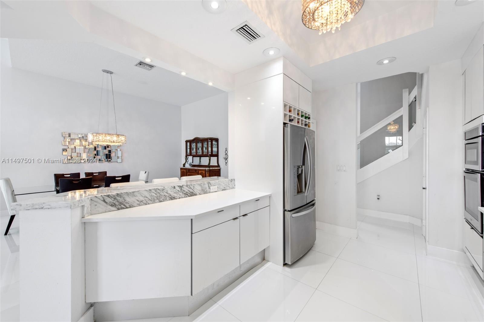 21305 NE 38th Ave 56, Aventura, Florida 33180, 3 Bedrooms Bedrooms, ,4 BathroomsBathrooms,Residential,For Sale,21305 NE 38th Ave 56,A11497501