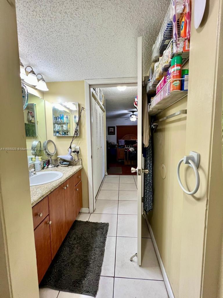18810 NW 57th Ave 102, Hialeah, Florida 33015, 2 Bedrooms Bedrooms, ,2 BathroomsBathrooms,Residential,For Sale,18810 NW 57th Ave 102,A11505820