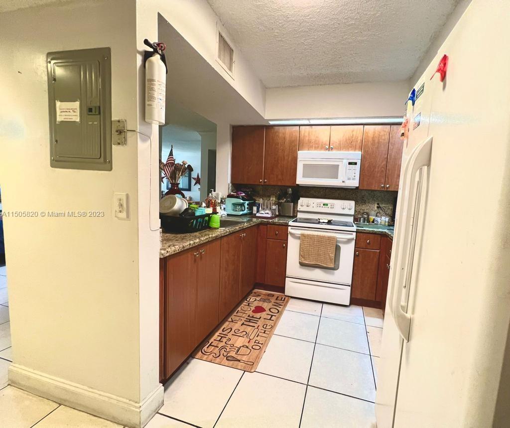 18810 NW 57th Ave 102, Hialeah, Florida 33015, 2 Bedrooms Bedrooms, ,2 BathroomsBathrooms,Residential,For Sale,18810 NW 57th Ave 102,A11505820