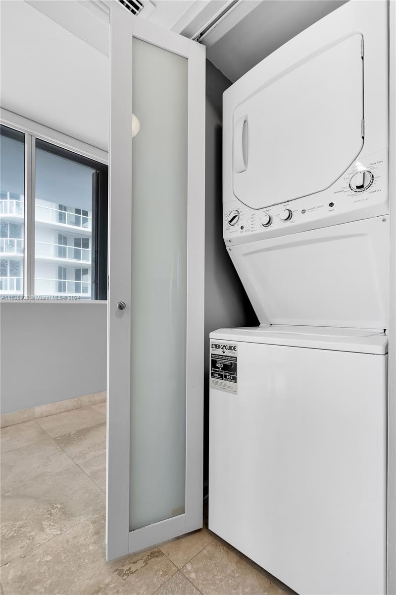 8911 Collins Ave 201, Surfside, Florida 33154, 2 Bedrooms Bedrooms, ,2 BathroomsBathrooms,Residentiallease,For Rent,8911 Collins Ave 201,A11505805