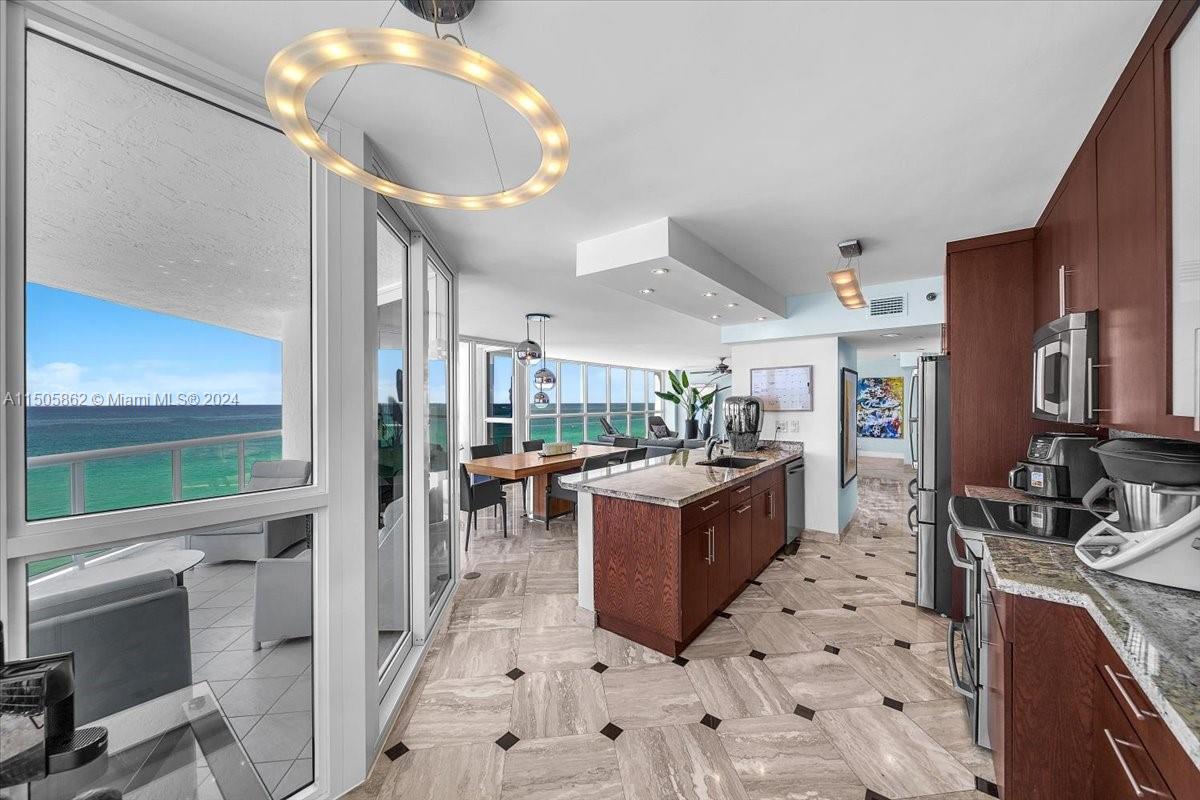 16425 Collins Ave 816, Sunny Isles Beach, Florida 33160, 2 Bedrooms Bedrooms, ,2 BathroomsBathrooms,Residentiallease,For Rent,16425 Collins Ave 816,A11505862