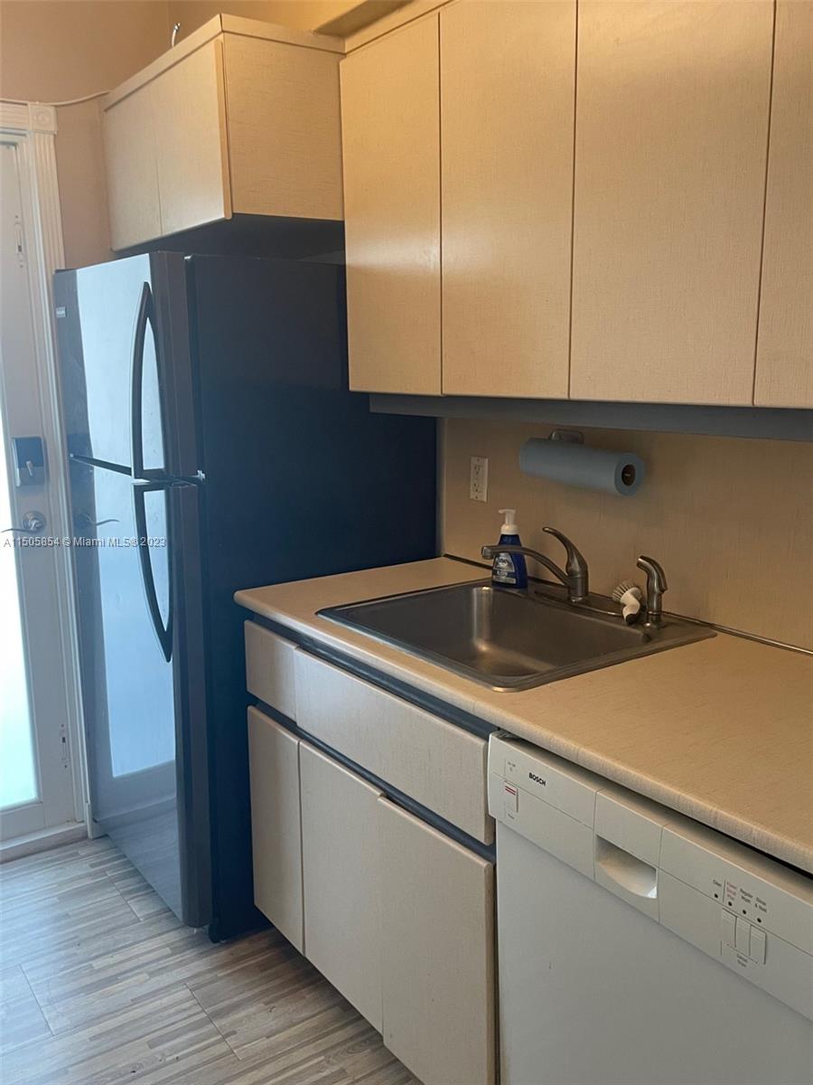 2700 NE 135th St 12, North Miami, Florida 33181, 1 Bedroom Bedrooms, ,1 BathroomBathrooms,Residential,For Sale,2700 NE 135th St 12,A11505854