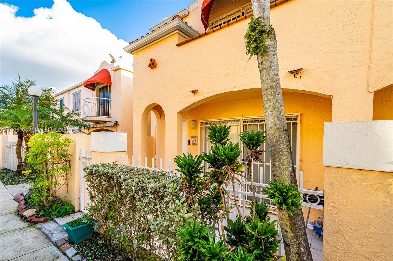 8575 5th Ter, Miami, FL, 33126 United States, 2 Bedrooms Bedrooms, ,2 BathroomsBathrooms,Residential,For Sale,5th Ter,A11505108