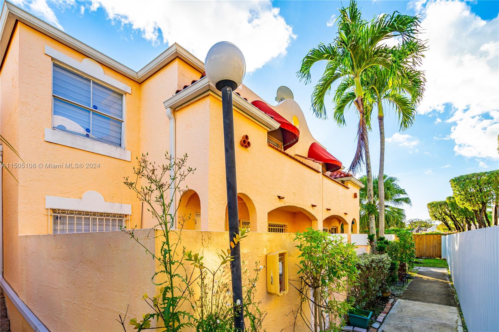 8575 5th Ter, Miami, FL, 33126 United States, 2 Bedrooms Bedrooms, ,2 BathroomsBathrooms,Residential,For Sale,5th Ter,A11505108