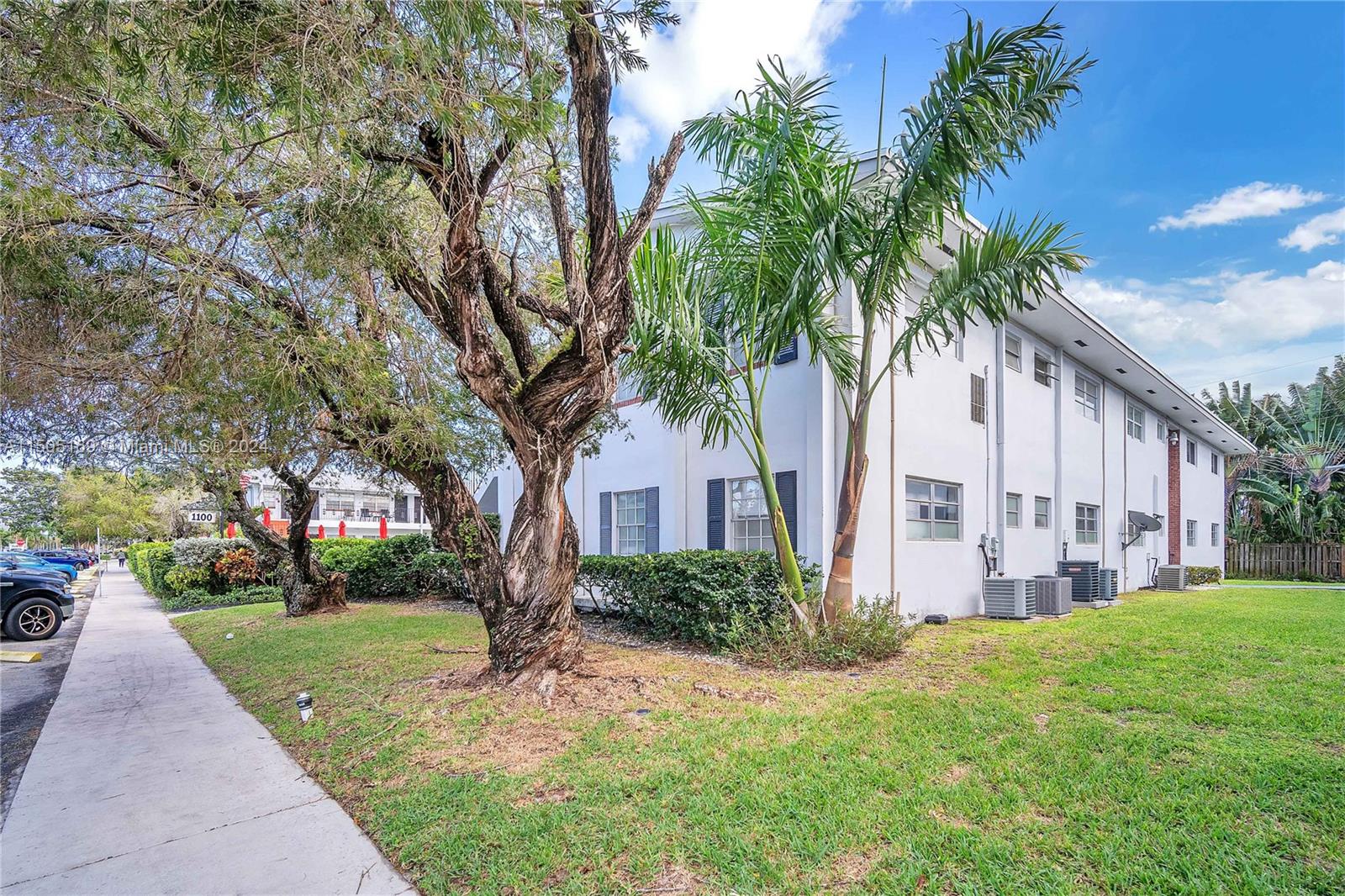 1100 Atlantic Shores 402, Hallandale Beach, Florida 33009, 1 Bedroom Bedrooms, ,1 BathroomBathrooms,Residentiallease,For Rent,1100 Atlantic Shores 402,A11505169