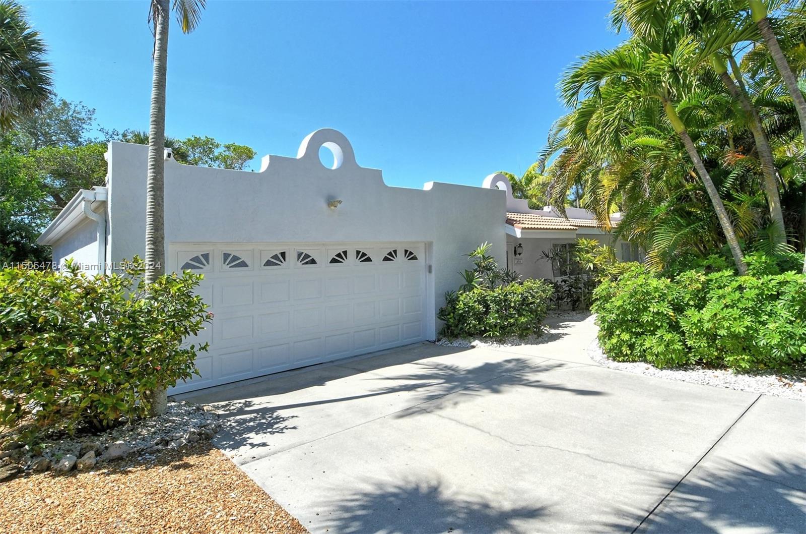656 Avenida De Mayo, Sarasota, FL, 34242 United States, 3 Bedrooms Bedrooms, ,2 BathroomsBathrooms,Residential,For Sale,Avenida De Mayo,A11505478